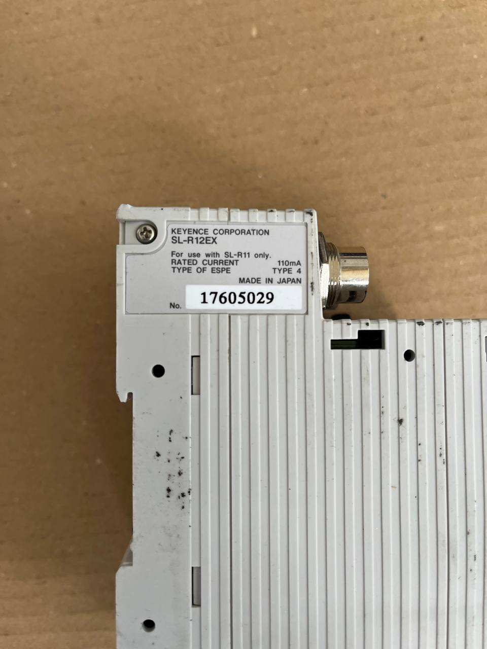 KEYENCE SL-R12EX Safety Light Curtain Extension Unit detail view — industrial automation spare part by Samonde