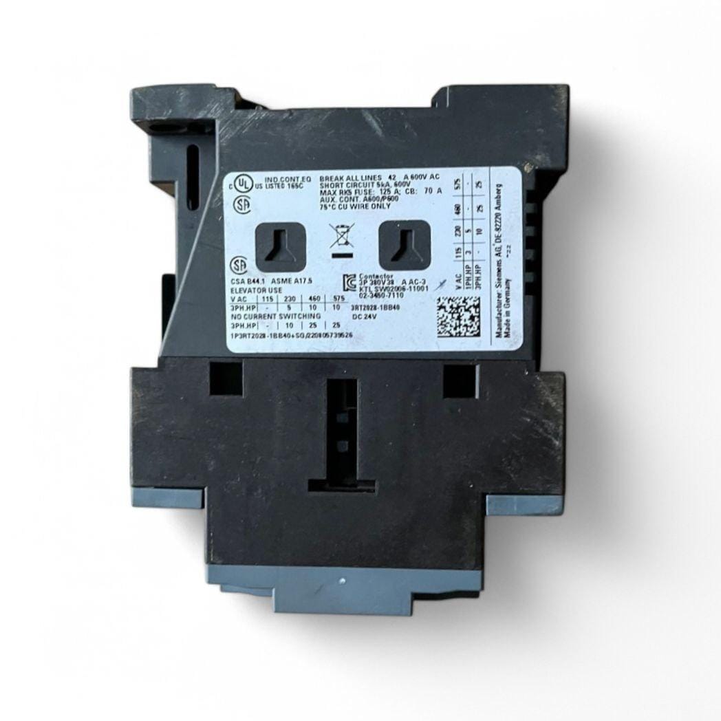 Siemens 3RT20281BB40 power contactor 18.5kW, DC 24V detail view — industrial automation spare part by Samonde