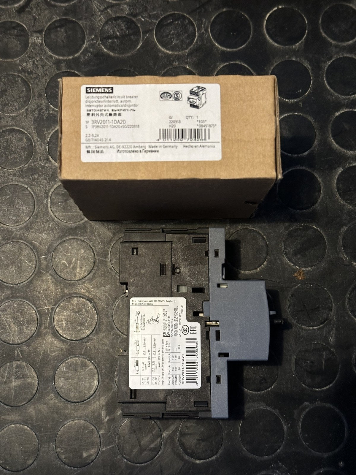 Siemens 3RV2011-1DA20 circuit breaker, side label