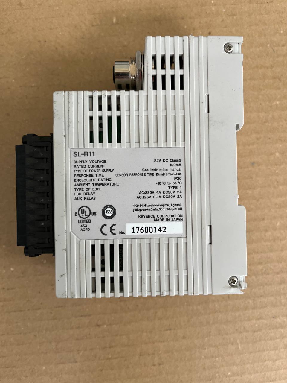 KEYENCE SL-R11 Safety Control Unit - 24V DC, 150mA side view — industrial automation spare part by Samonde