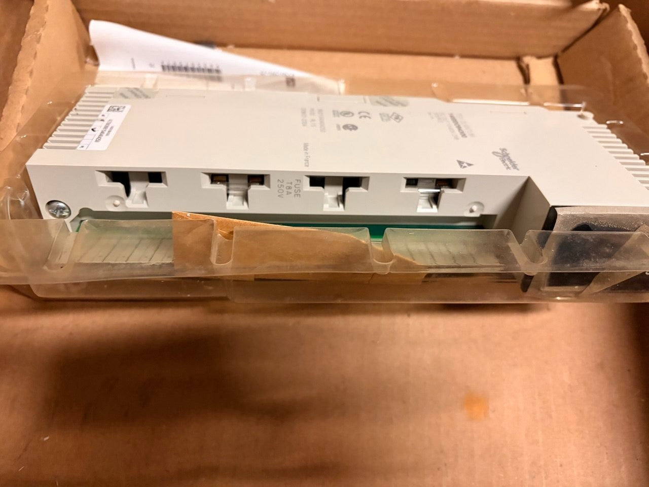 Schneider Modicon Quantum Discrete Output 140DDO84300 | 140 DDO 843 00 — tested industrial automation part by Samonde