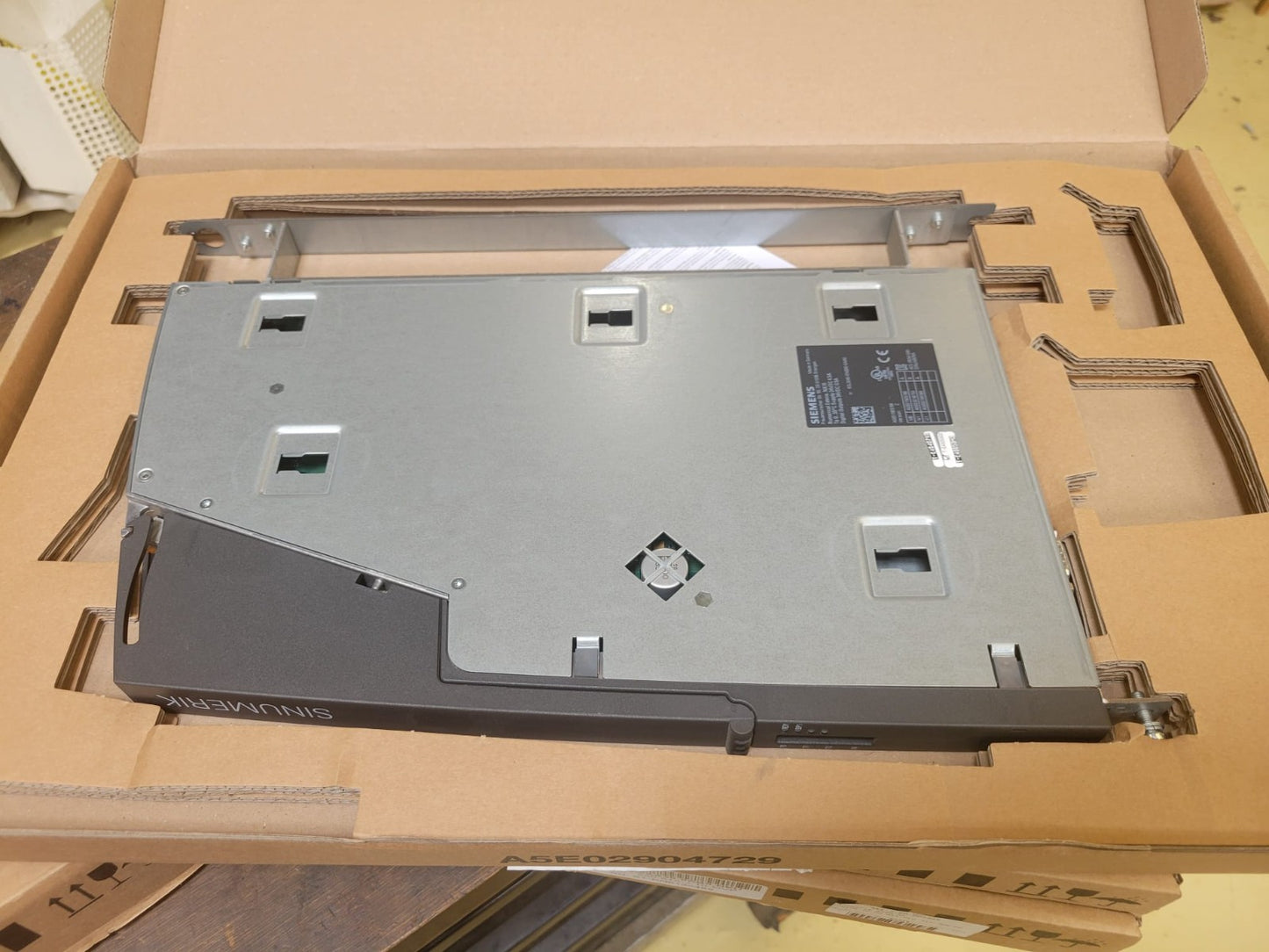 Siemens 6SL3040-0NB00-0AA0 SINAMICS Control Unit | Refurbished — tested industrial automation part by Samonde