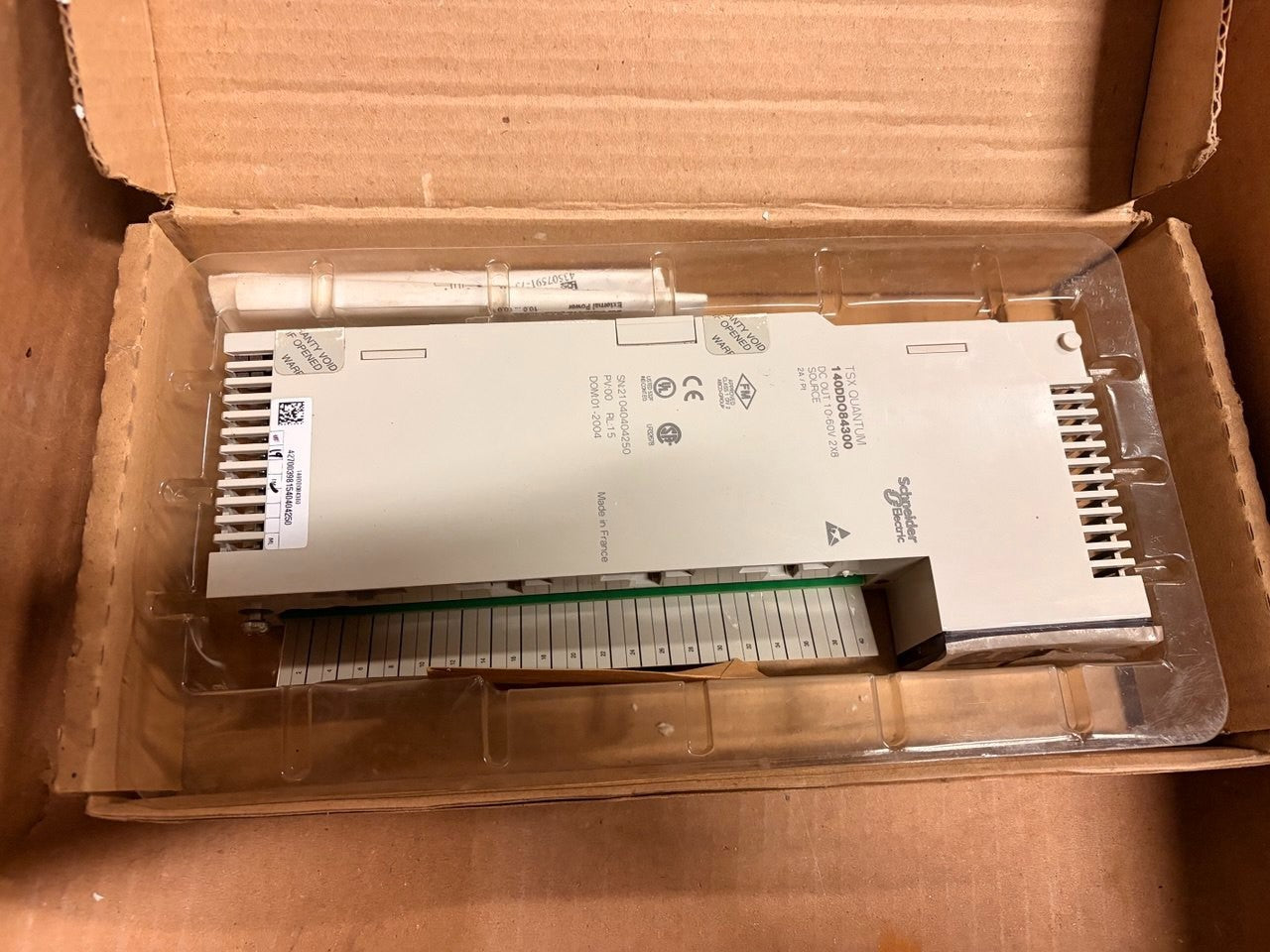 Schneider Modicon Quantum Discrete Output 140DDO84300 | 140 DDO 843 00 — tested industrial automation part by Samonde