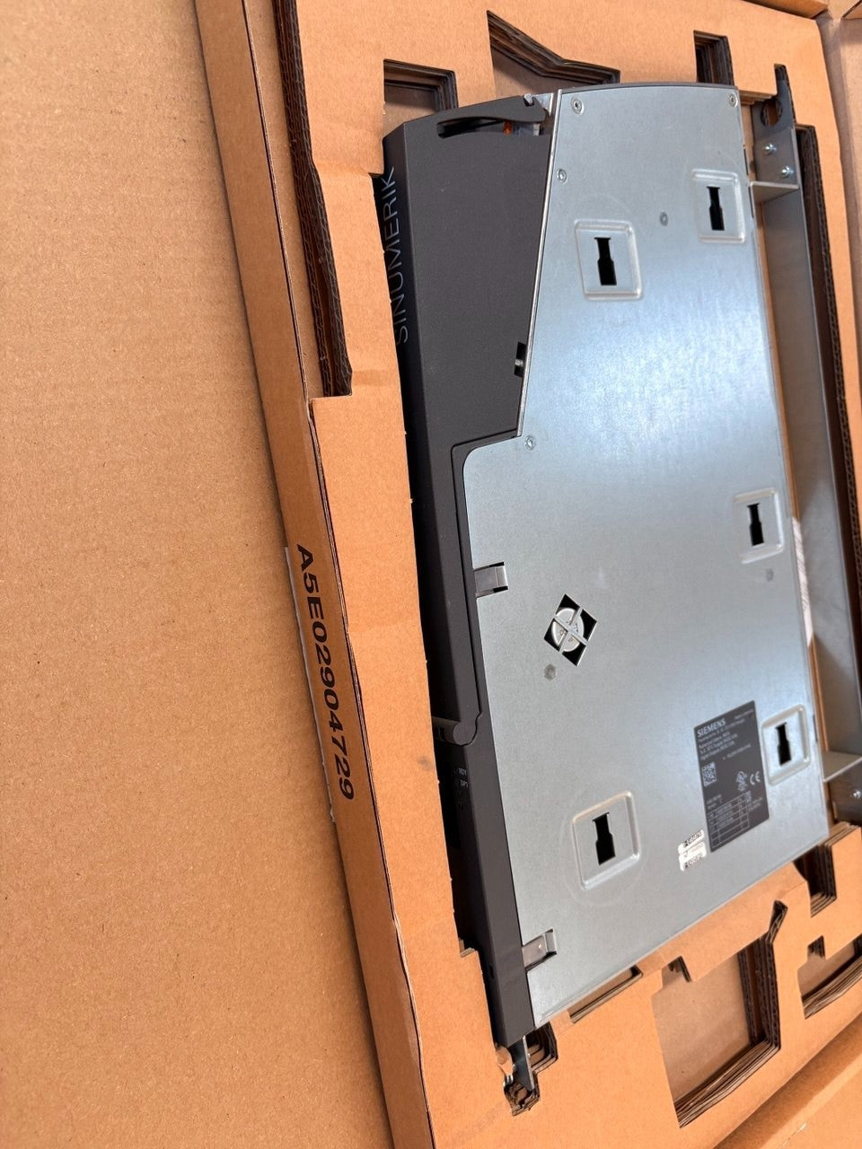 Siemens 6SL3040-0NB00-0AA0 SINAMICS Control Unit | Refurbished — tested industrial automation part by Samonde