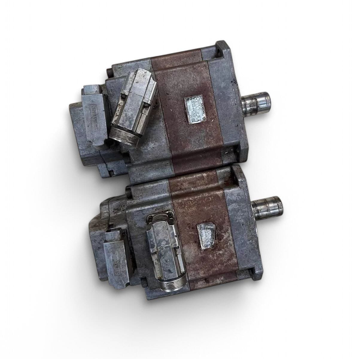 SIEMENS 1FK7101-5AF71-1FH2 SERVO MOTOR 1FK71015AF711FH2 detail view — industrial automation spare part by Samonde