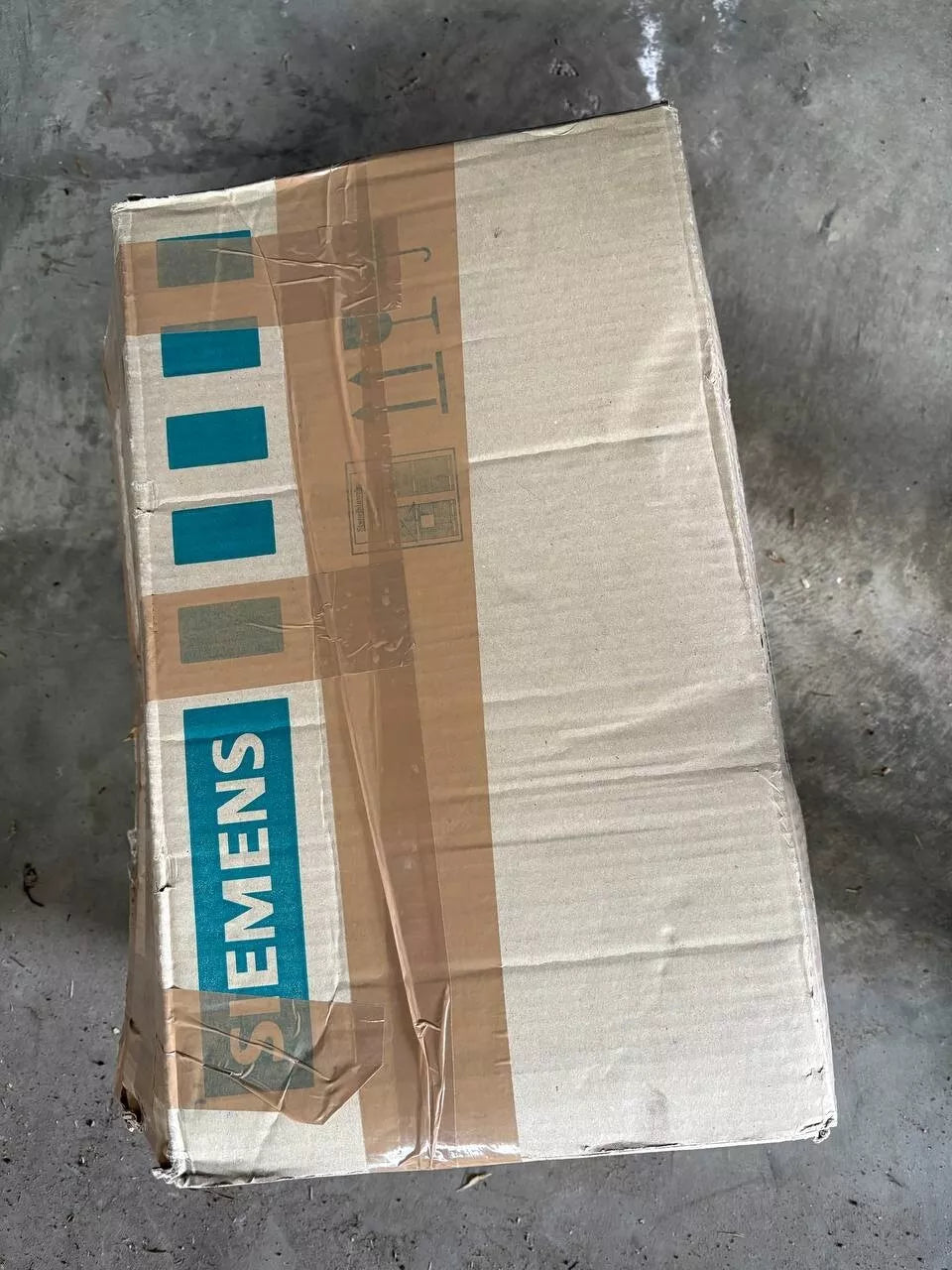 Siemens Servomotor 1FK7063-5AF71-1EH2 - New detail view — industrial automation spare part by Samonde