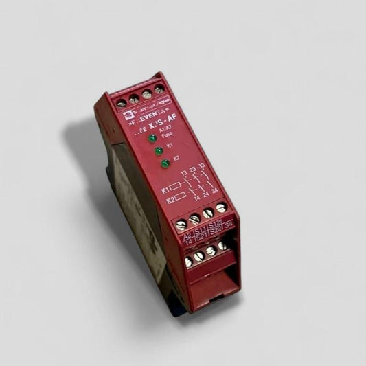 Schneider TELEMECANIQUE - XPSAF5130. XPS-AF/SerieB Safety Relays front view — industrial automation spare part by Samonde