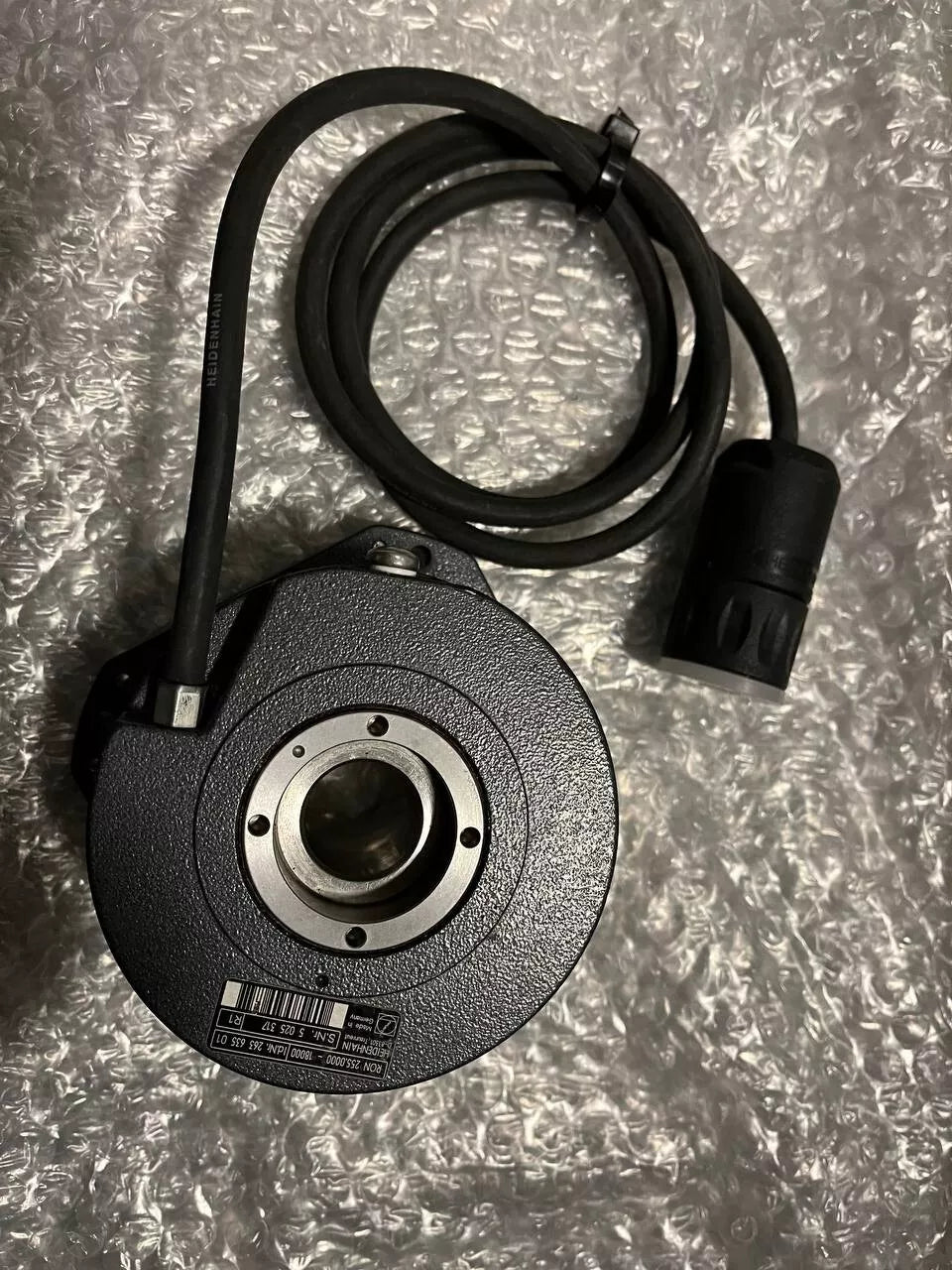 Heidenhain encoder RON 255 0000 Id.Nr. 263 635 01 side view — industrial automation spare part by Samonde