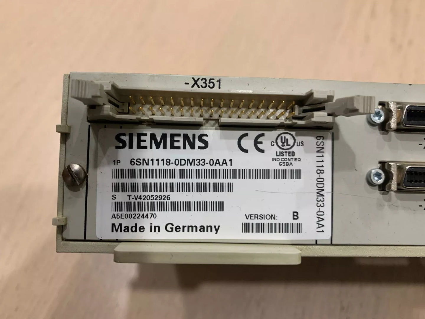 Siemens Simodrive / 6SN1118-0DM33-0AA1 / 611 to:B label view — industrial automation spare part by Samonde