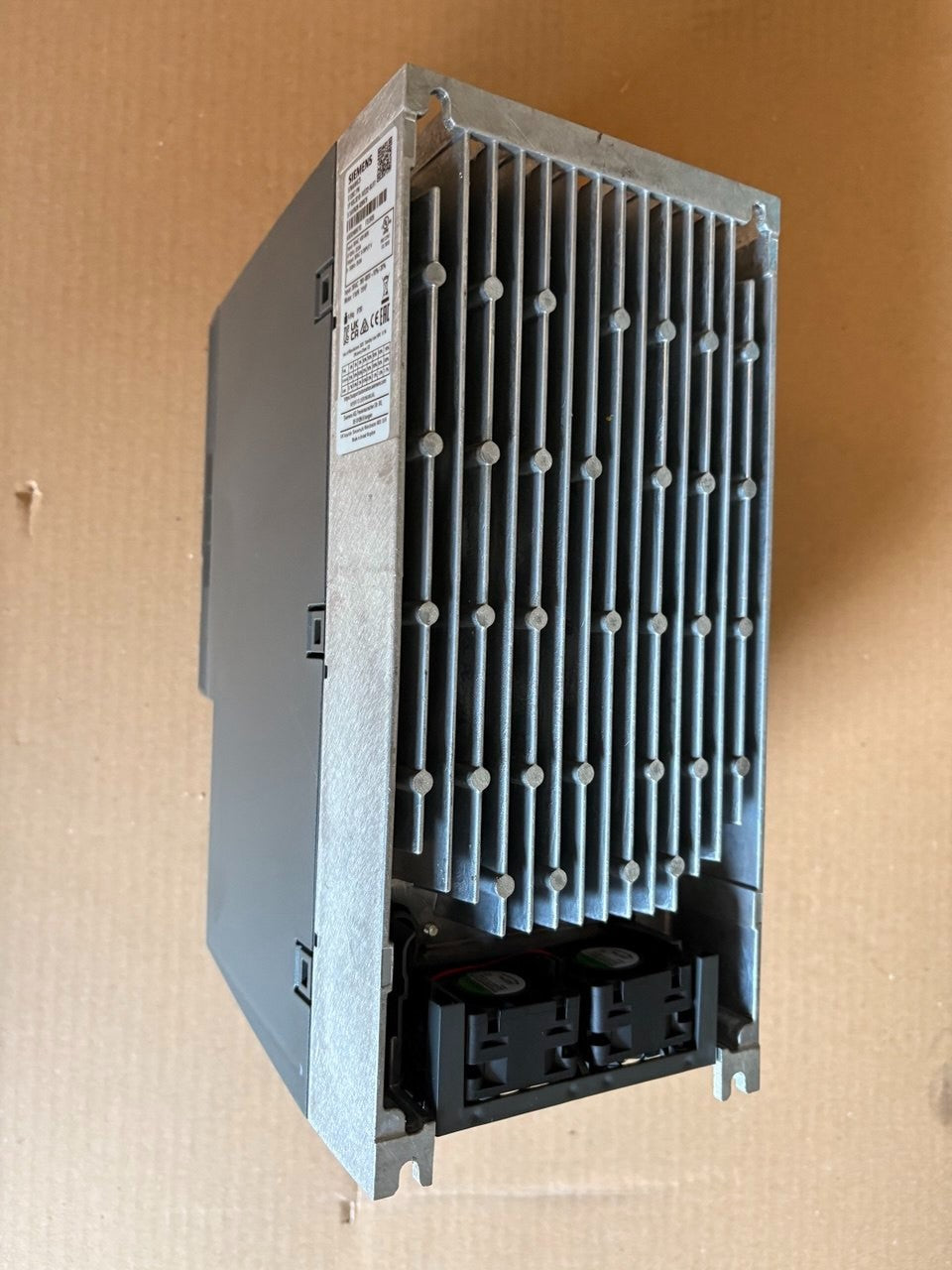 Siemens SINAMICS G120 6SL3210-1KE22-6UF1 Inverter 18.5kW 400V – NEW Open Box package view — industrial automation spare part by Samonde