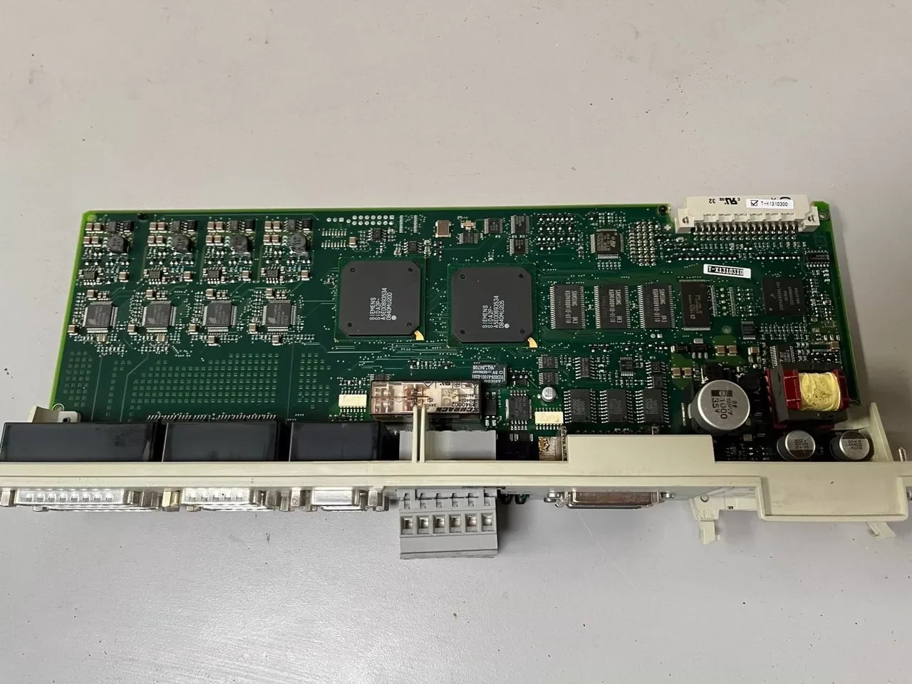 Siemens 6SN1118-0DM33-0AA2 version B front view — industrial automation spare part by Samonde