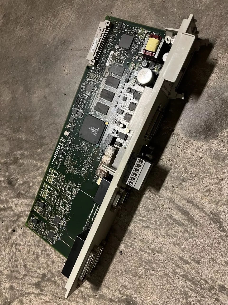 6SN1118-0DM31-0AA2, Ver B Drives side view — industrial automation spare part by Samonde
