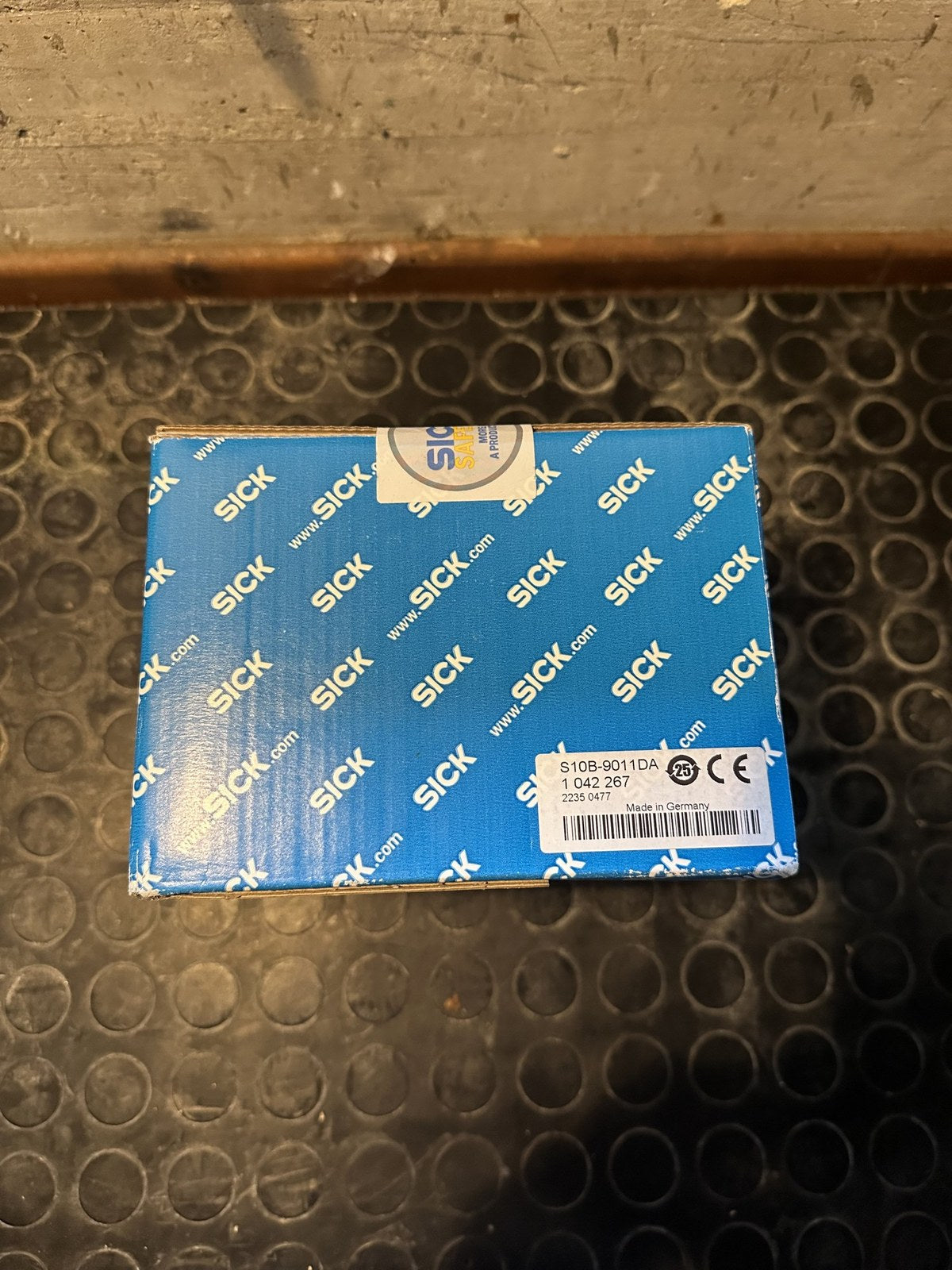 SICK S10B-9011DA box label, part no. 1042267, made in Germany