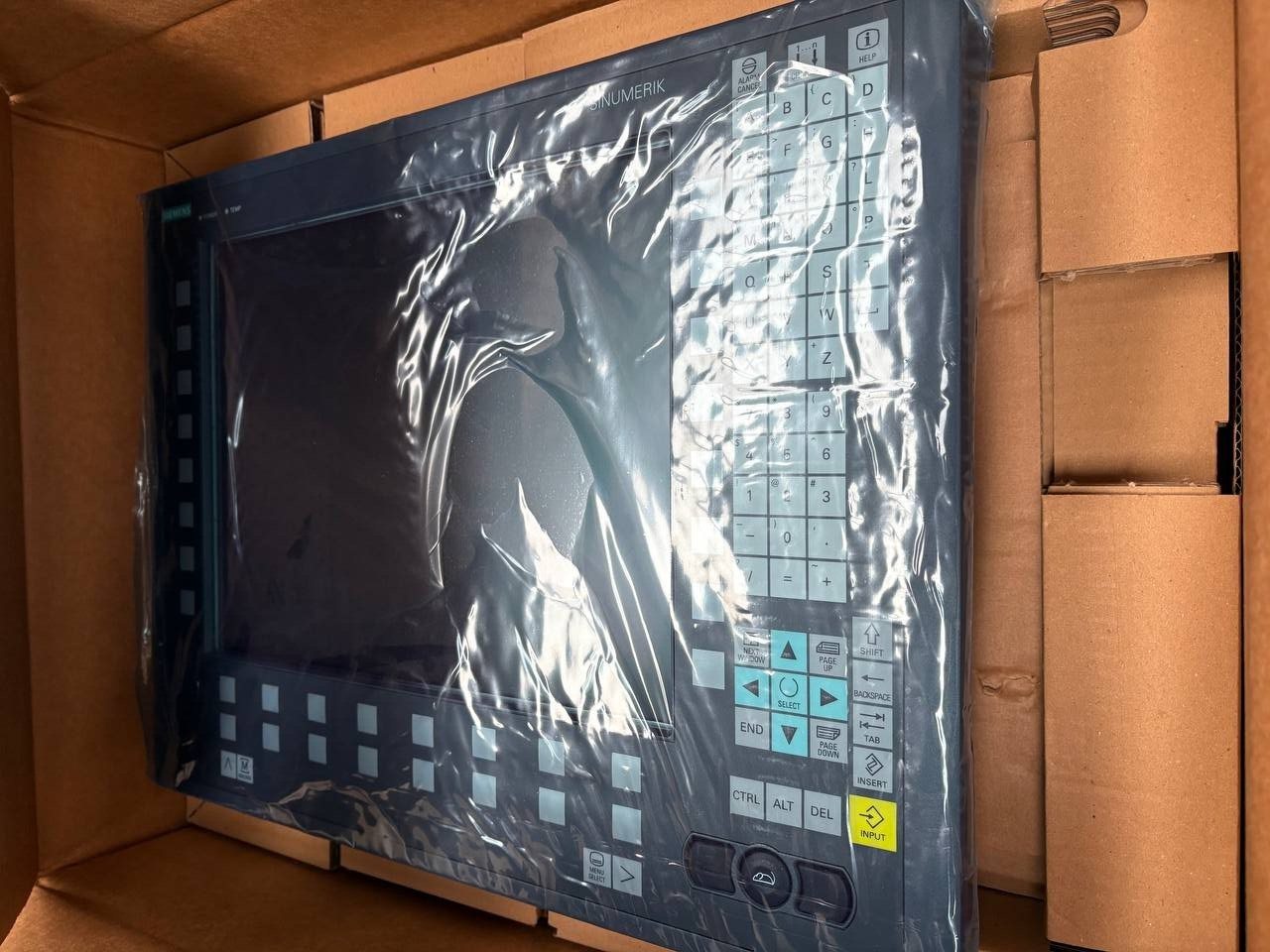 Siemens 6FC5203-0AF05-0AB0 - OP015A Panel 15" TFT HMI side view — industrial automation spare part by Samonde