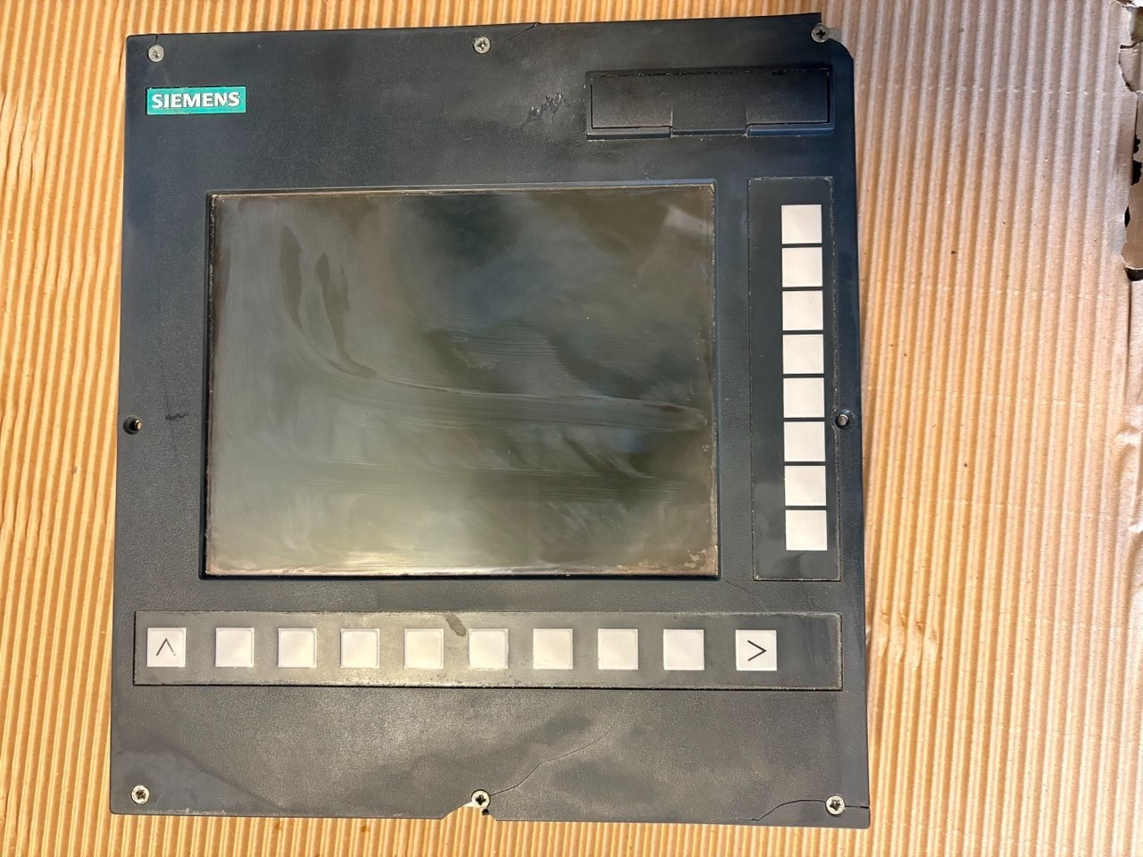 Siemens 6FC5610-0BA10-0AA1 SINUMERIK OP010 CNC Operator Panel front view — industrial automation spare part by Samonde